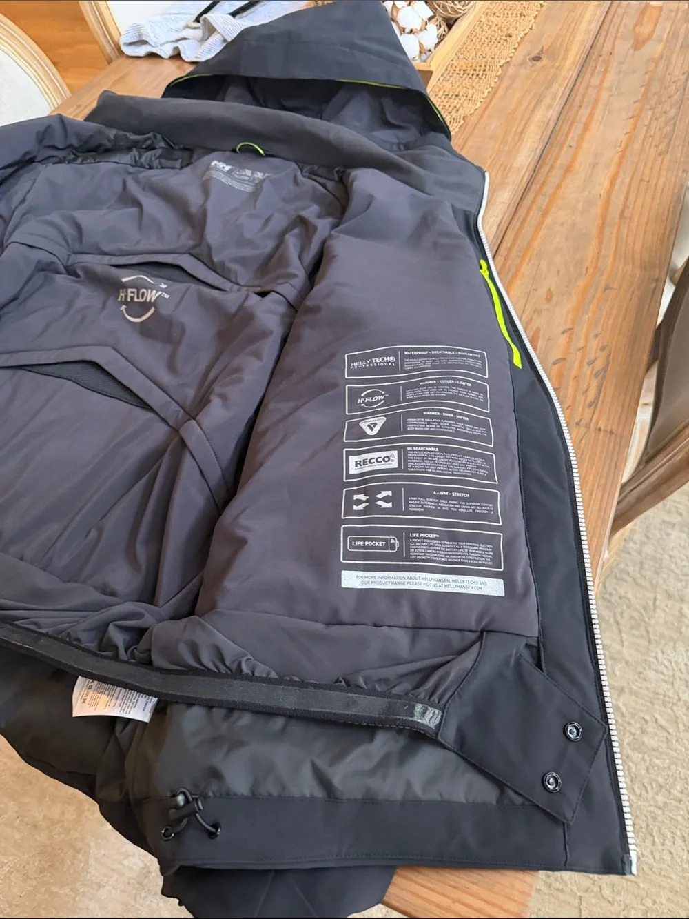HELLY HANSON ALPHA 3.0 VESTA HI FLOW PERFORMANCE JACKET BLACK RET $489 PRIMALOFT